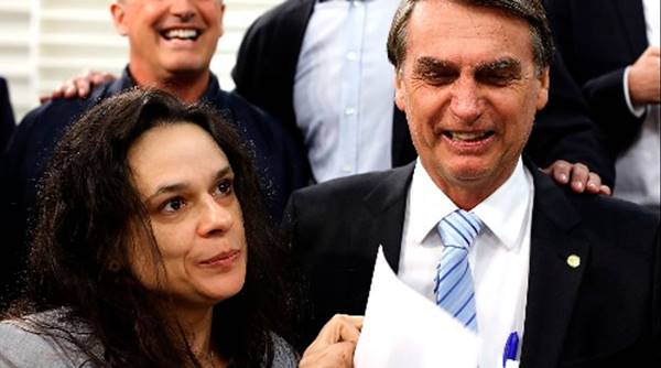 Janaina Paschoal diz que Bolsonaro faz birra