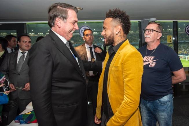 Neymar anuncia que está fechado com Bolsonaro