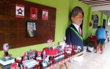 Petista faz sucesso na internet com festa de aniversário temática sobre Lula