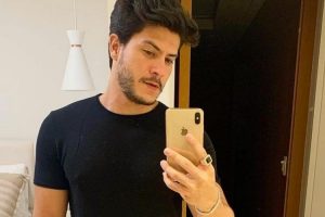 arthur aguiar pelado fotos do ator nu audiência da tv