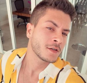 arthur aguiar pelado fotos do ator nu audiência da tv