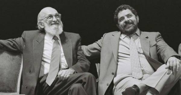 Internet resgata vídeo onde Paulo Freire explica 'Por que votar em Lula'