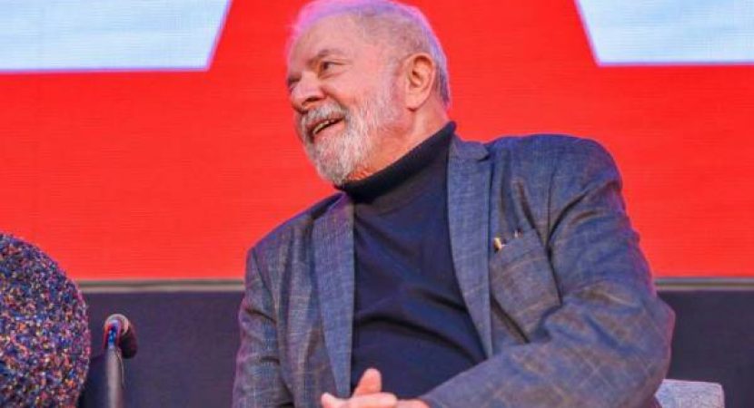 Lula começa campanha para vencer no primeiro turno