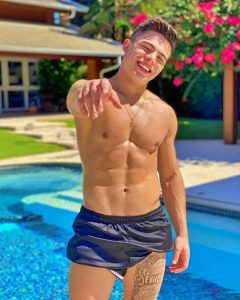 Thomaz Costa Pelado - Nudes vazadas do ator no Onlyfans - Audiência da TV