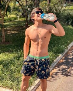 Thomaz Costa Pelado - Nudes vazadas do ator no Onlyfans - Audiência da TV