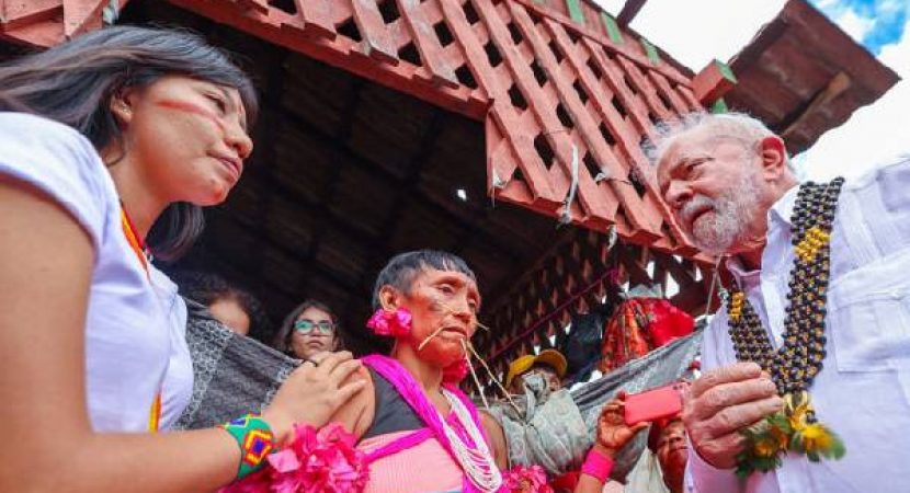 Lula proíbe religiosos de entrarem em Terra Yanomami para impor crenças sobre eles