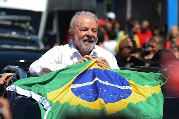 Lula sobe para 52% de aprovação em nova pesquisa