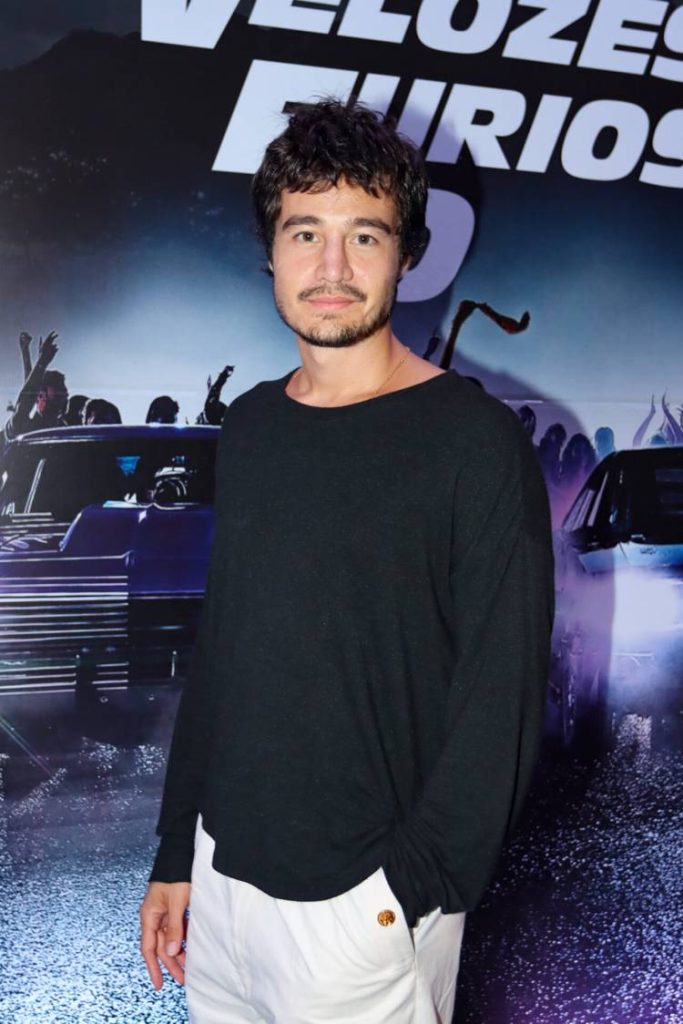 Tiago Iorc nudes: Fotos vazadas do cantor Pelado - Audiência da TV